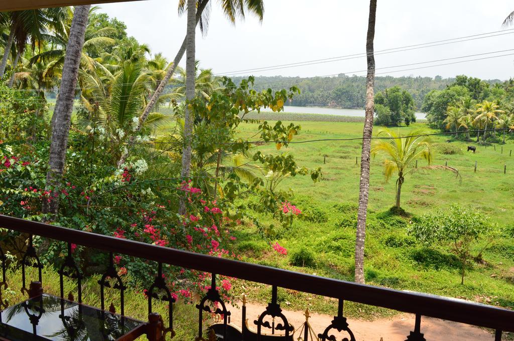 Ganesh Ayurveda Holiday Home Bed And Breakfast Kovalam Eksteriør bilde