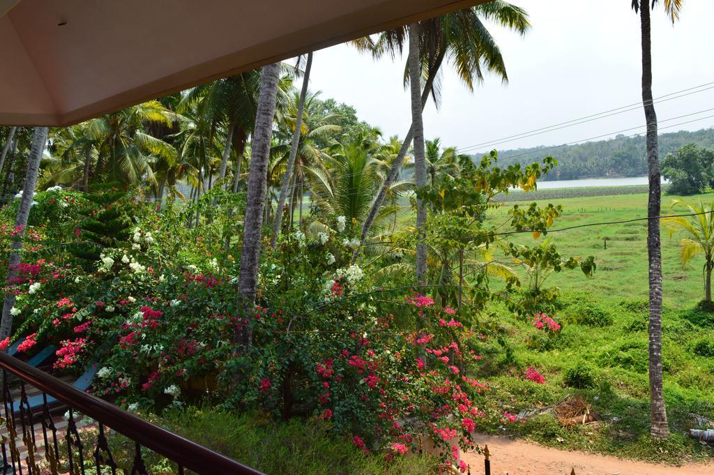 Ganesh Ayurveda Holiday Home Bed And Breakfast Kovalam Eksteriør bilde
